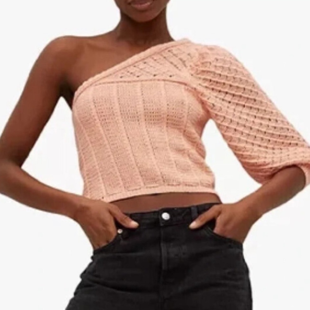 One shoulder knit sweater
